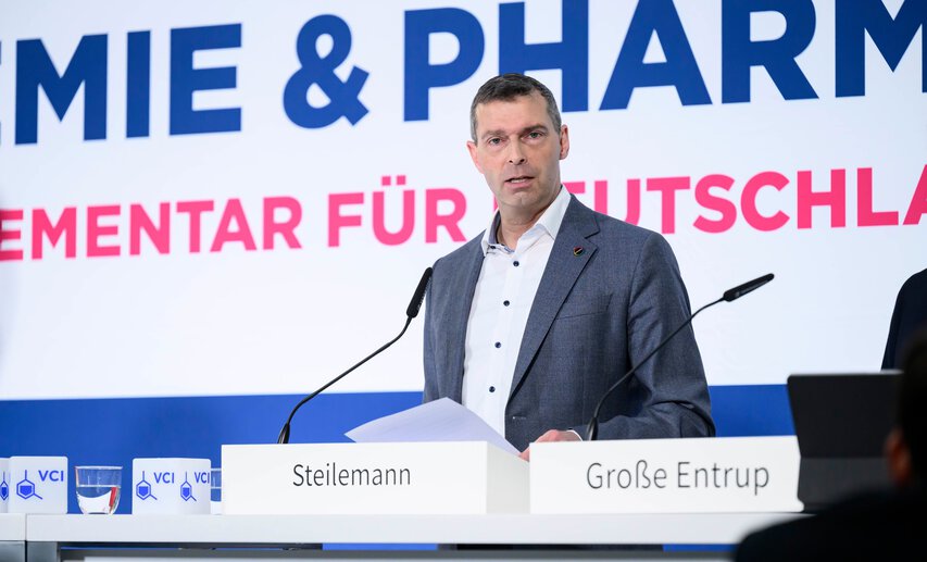 VCI-Präsident Markus Steilemann hat die wirtschaftliche Bilanz der chemisch-pharmazeutischen Industrie für das Geschäftsjahr 2025 vorgestellt.