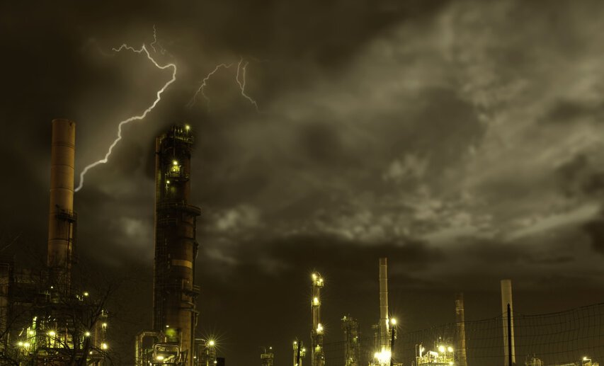 Strukturelle Wettbewerbsnachteile, hohe Energiekosten und regulatorische Überforderung gefährden Produktion, Investitionen und Beschäftigung in der Chemie- und Pharmaindustrie. 